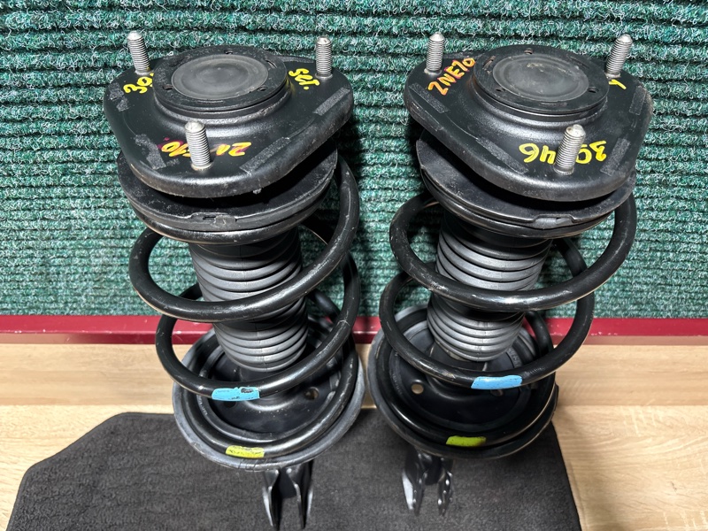 Стойка подвески передняя WISH 2005 ZNE10 1ZZFE Стойка подвески передняя WISH 2005 ZNE10 1ZZFE