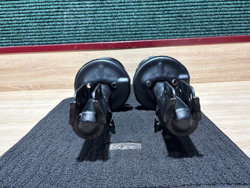 Стойка подвески передняя WISH 2005 ZNE10 1ZZFE Стойка подвески передняя WISH 2005 ZNE10 1ZZFE