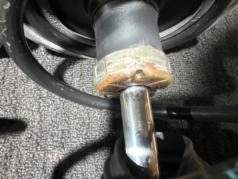 Стойка подвески передняя WISH 2005 ZNE10 1ZZFE Стойка подвески передняя WISH 2005 ZNE10 1ZZFE