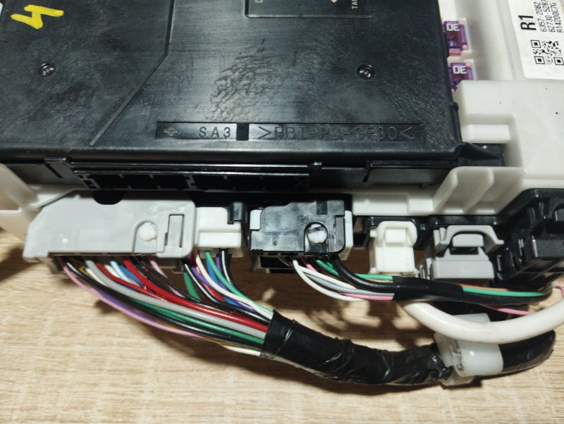 Блок предохранителей салонный AQUA 2022 MXPK11 M15AFXE