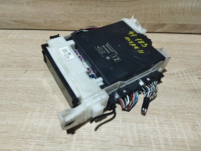 Блок предохранителей салонный AQUA 2022 MXPK11 M15AFXE