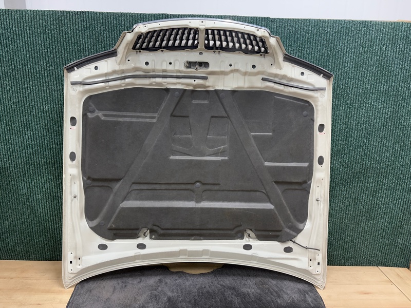 Капот LAUREL 2000 HC35 RB20DE