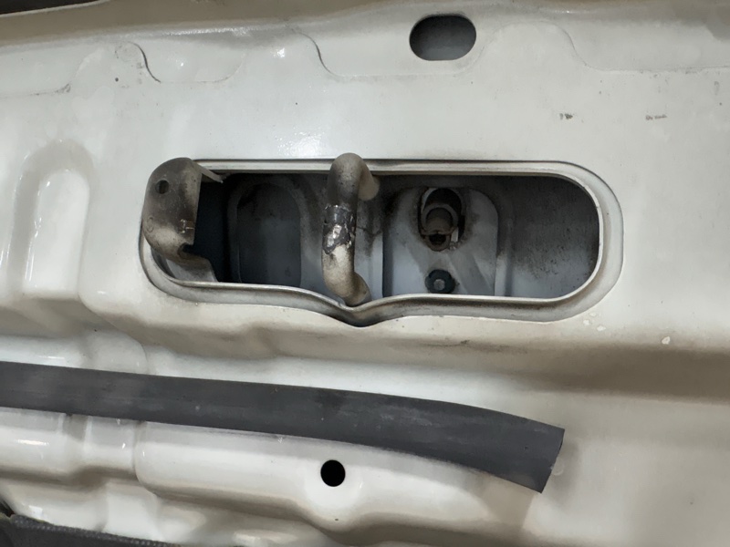 Капот LAUREL 2000 HC35 RB20DE