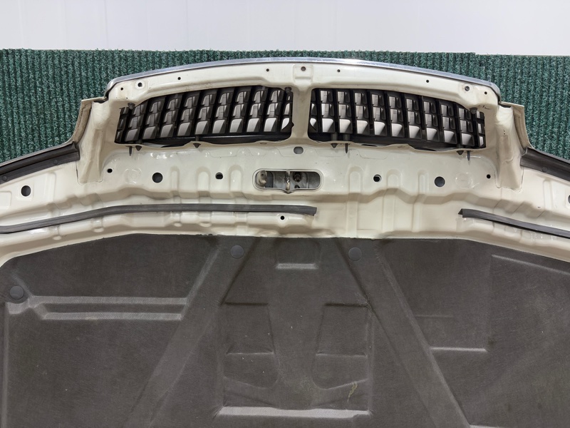 Капот LAUREL 2000 HC35 RB20DE