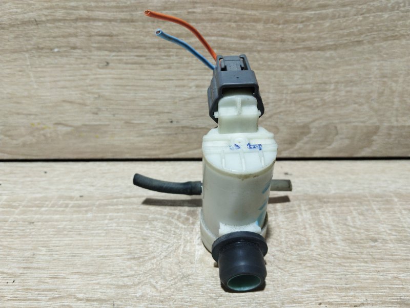 Мотор бачка омывателя Nissan LEAF AZE0 EM57