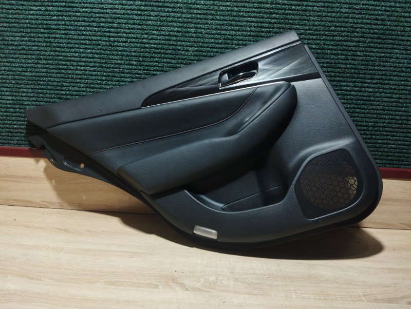 Обшивка двери задняя левая Toyota CROWN 2013 AWS210 2AR-FSE контрактная