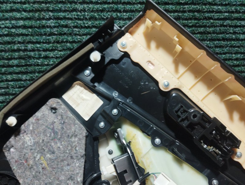 Обшивка двери задняя левая CROWN 2013 AWS210 2AR-FSE