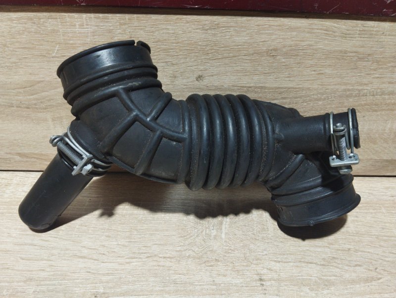 Патрубок воздушного фильтра SERENA C25 MR20DE Патрубок воздушного фильтра SERENA C25 MR20DE