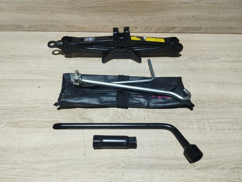 Домкрат Toyota WISH 2009 ZGE25 2ZRFAE контрактная