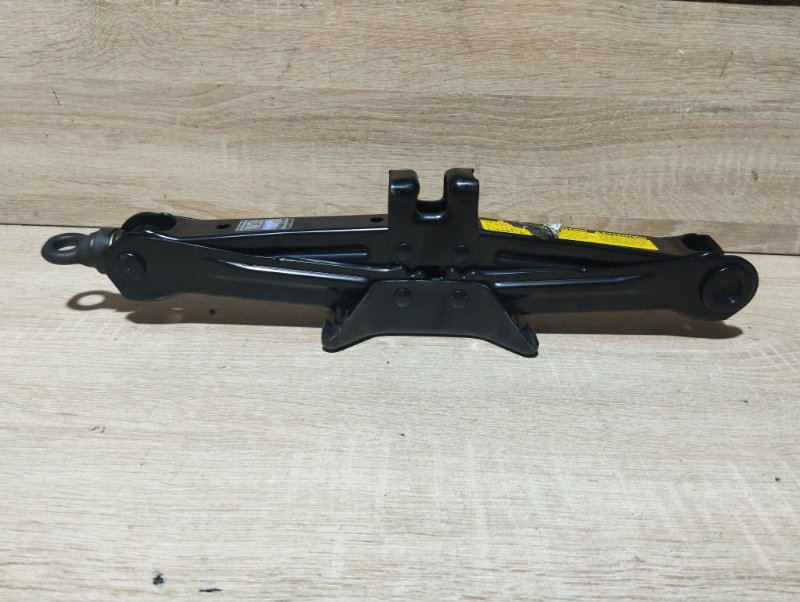 Домкрат WISH 2009 ZGE25 2ZRFAE