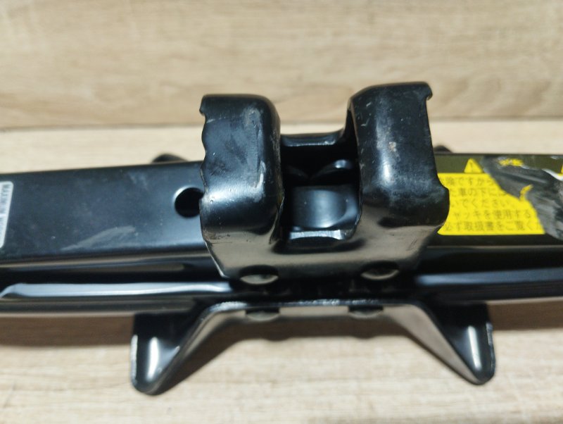 Домкрат WISH 2009 ZGE25 2ZRFAE