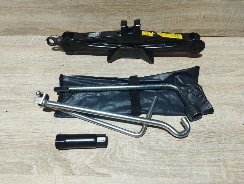 Домкрат Toyota WISH 2009 ZNE10 1ZZFE контрактная