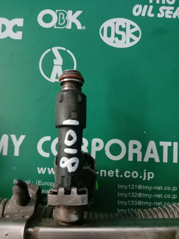 Форсунка Hummer H3 L52 (б/у) Форсунка Hummer H3 L52 (б/у)