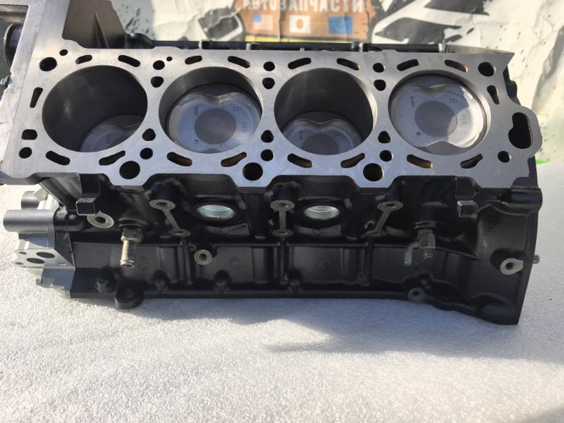 Блок двигателя Toyota Land Cruiser UZJ200 2UZFE