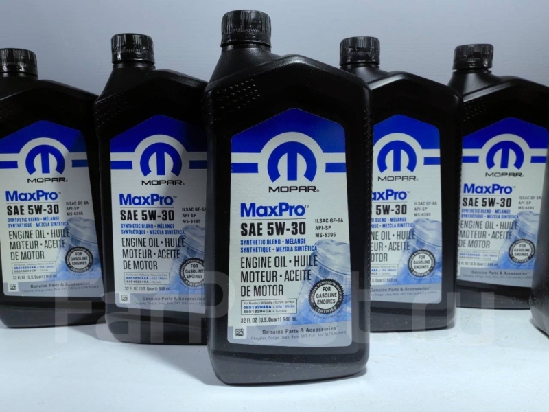 Масло моторное 5W30 jeep Wrangler 68218925GC новая