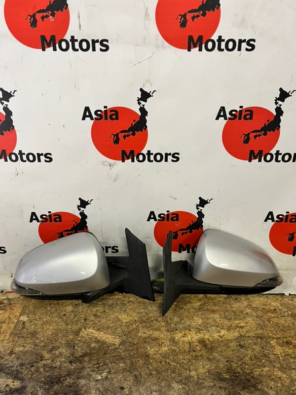 Зеркало Toyota Aqua NHP10 1NZ-FXE левое (б/у)