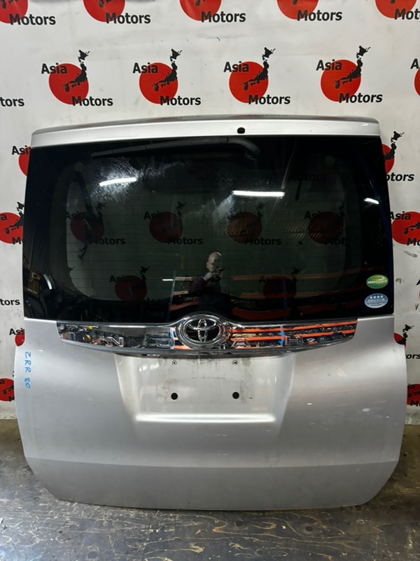 Дверь задняя Toyota Noah ZRR80 3ZRFAE (б/у)