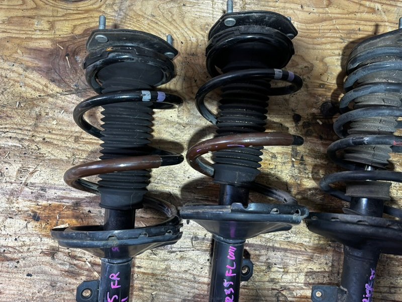 Стойка задняя для TOYOTA HARRIER MCU35W, GSU35W, ACU35W, MHU38W 1MZ-FE, 2GR-FE, 2AZ-FE, SET, SET 3 ракурс Стойка задняя для TOYOTA HARRIER MCU35W, GSU35W, ACU35W, MHU38W 1MZ-FE, 2GR-FE, 2AZ-FE, SET, SET 3 ракурс