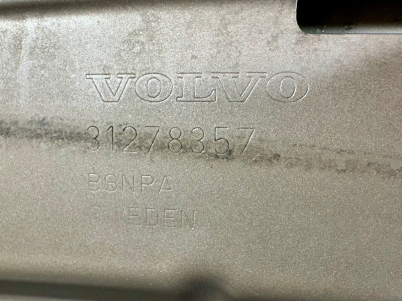 Капот V40 Cross Country 2014