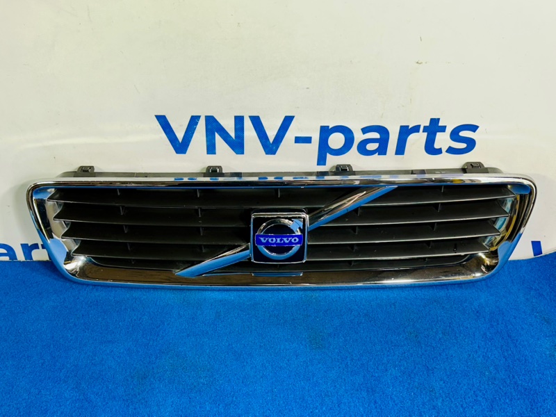 Решетка радиатора Volvo C30 2009 30657194 контрактная