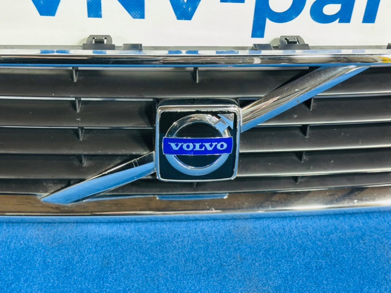 Решетка радиатора C30 2009