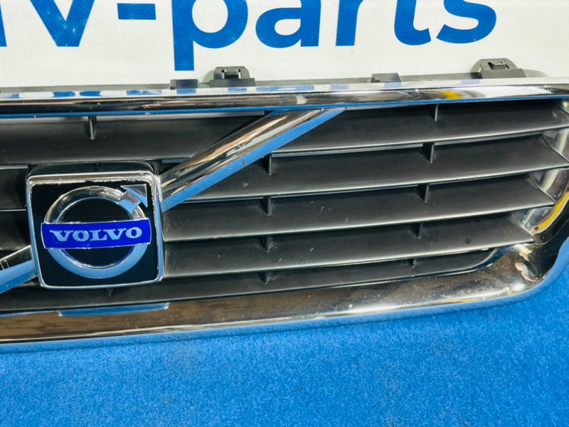 Решетка радиатора C30 2009