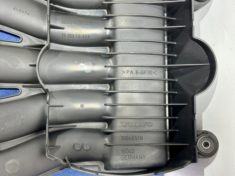 Коллектор впускной S40 2008 B5244S4