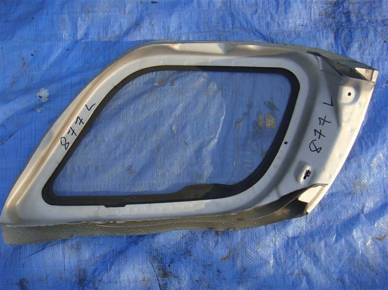 Форточка задняя левая VehiCross 1997 UGS25 6VD1 Форточка задняя левая VehiCross 1997 UGS25 6VD1