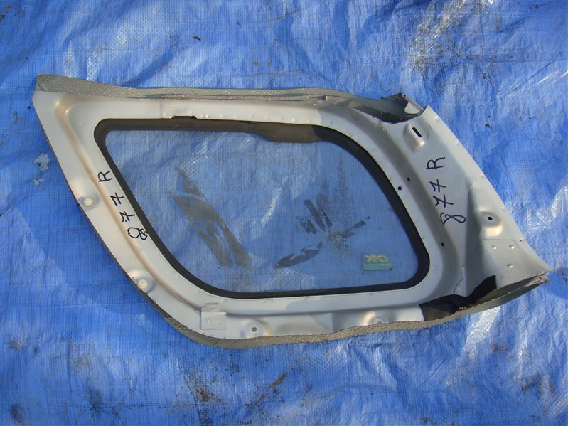 Форточка задняя правая VehiCross 1997 UGS25 6VD1