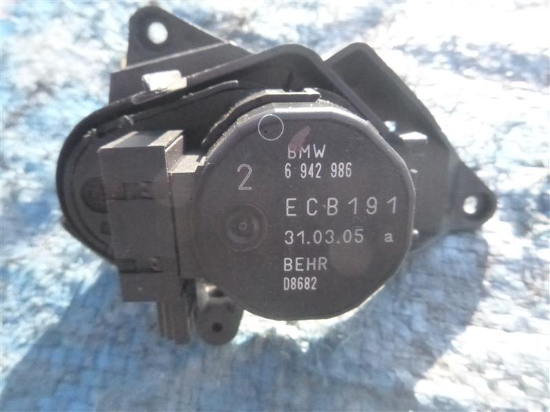 Сервопривод заслонок печки 525I 2005 E60 N52B25