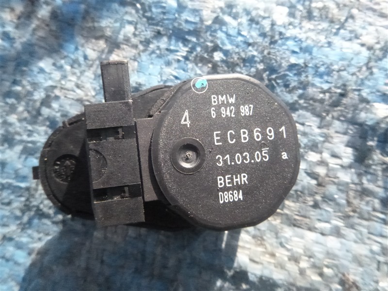 Сервопривод заслонок печки BMW 525I 2005 E60 N52B25 64116942987 контрактная