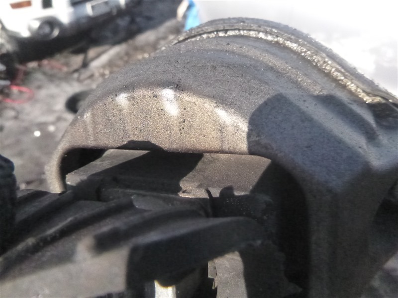 Подушка ДВС правая 525I 2005 E60 N52B25AF