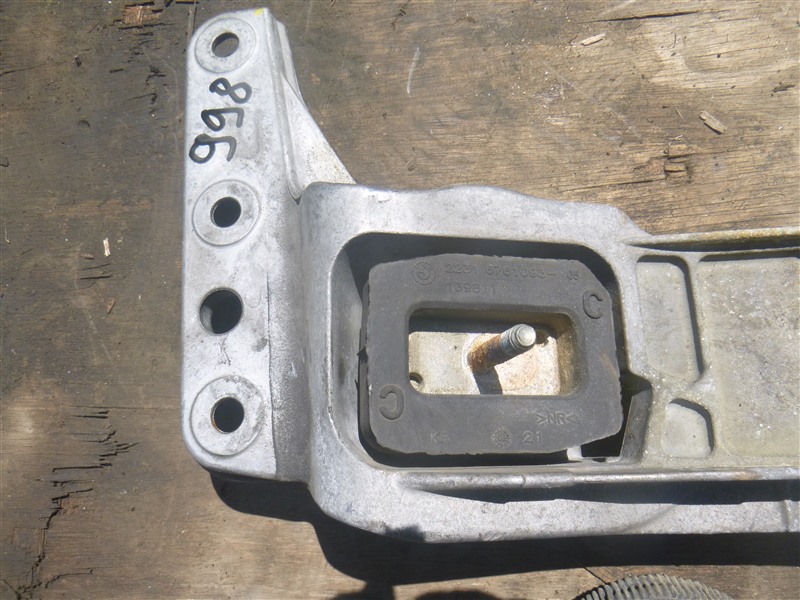 Подушка кпп 535 2008 E60 N52B30AF