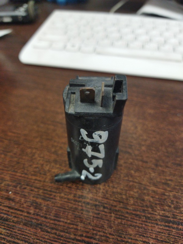 Насос омывателя Suzuki Jimny 1999 JB33W G13B 38410-66113 контрактная