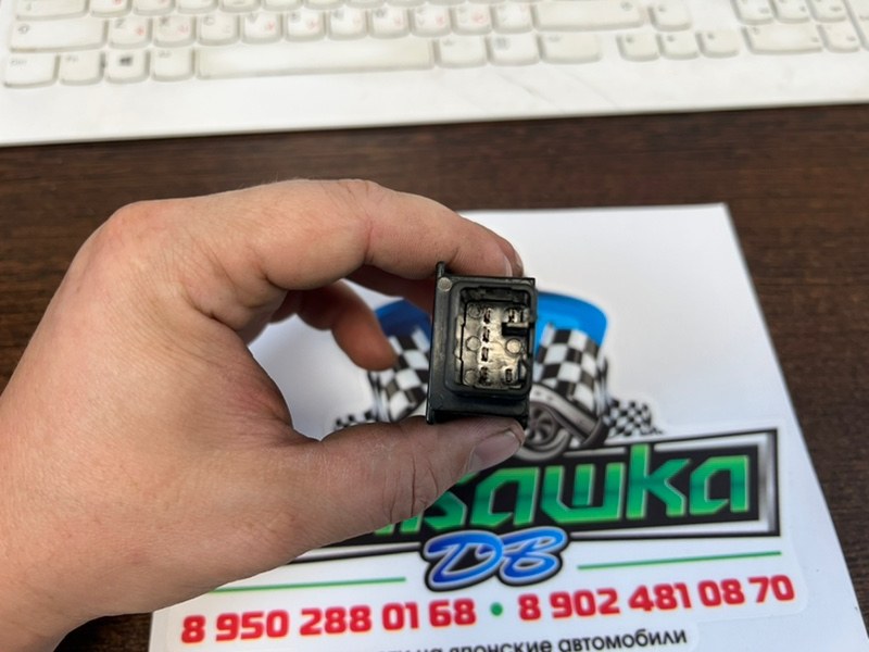 Кнопка прогрева двигателя Isuzu Bighorn UBS73DW