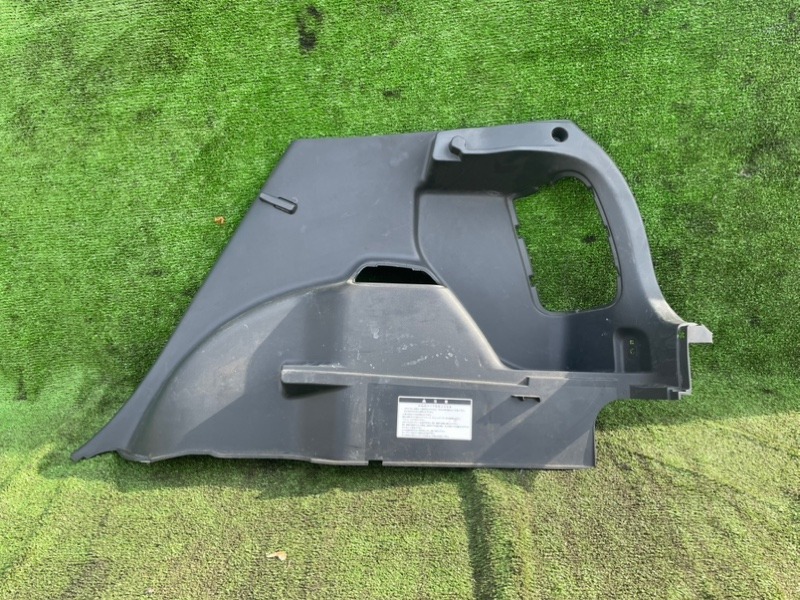 Обшивка багажника задняя правая Toyota ist 2008 ZSP110 2ZRFE 6473052380B0 контрактная