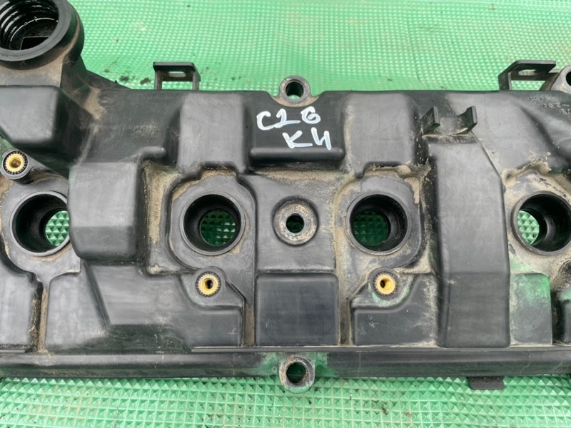 Крышка клапанов Nissan Serena FC26 MR20DD