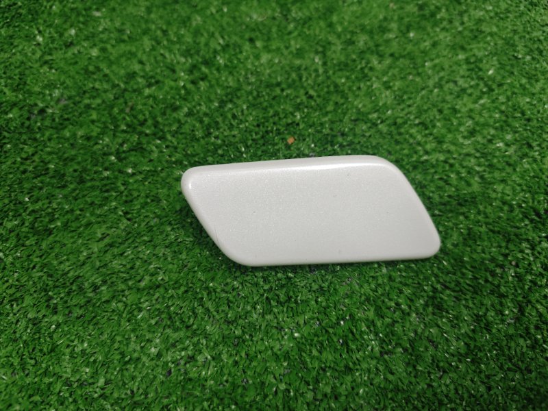 Крышка форсунки омывателя фар передняя правая Land Cruiser 2012-2015 Крышка форсунки омывателя фар передняя правая Land Cruiser 2012-2015