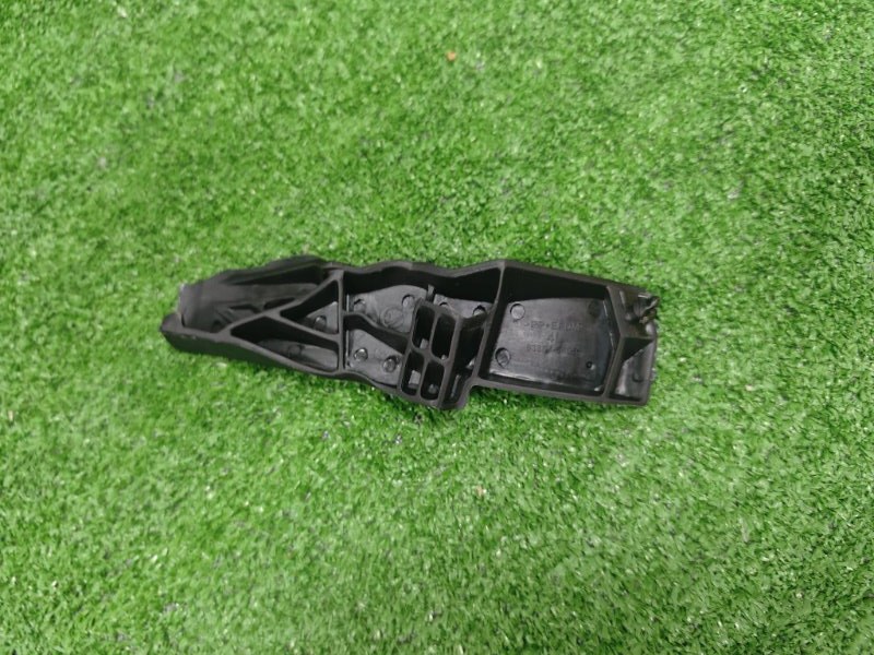 Уголок жабо передний левый Toyota Camry