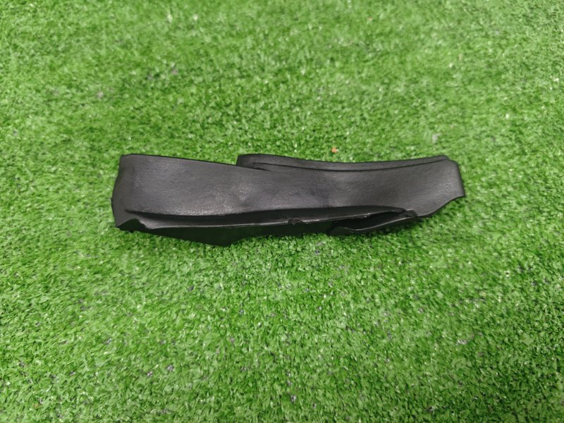 Уголок жабо передний правый Camry 2006-2013