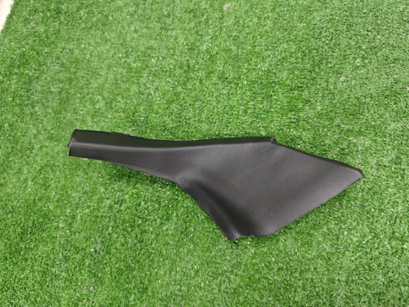 Уголок жабо передний левый Prado 2010-2017