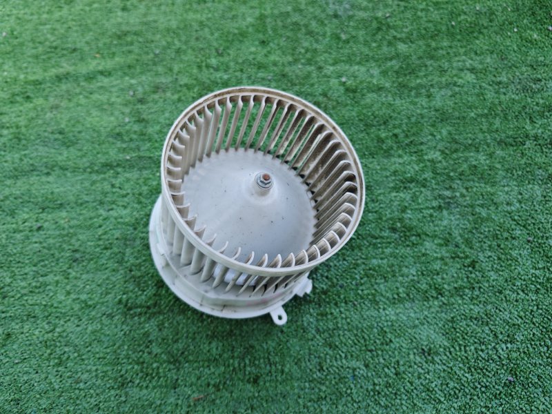 Мотор печки передний Nissan Serena GFC27 MR20