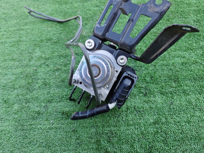 Блок ABS Sienta 2016 NSP170G 2NR-FKE