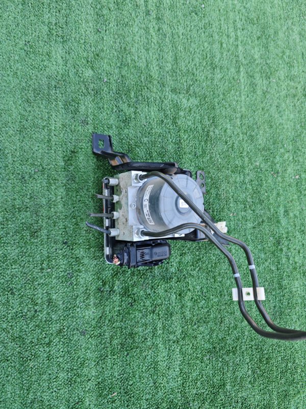 Запчасть блок abs Suzuki Swift 2018 ZC33S K14C 56110-53rl контрактная Блок ABS Suzuki Swift 2018 ZC33S K14C 56110-53rl контрактная