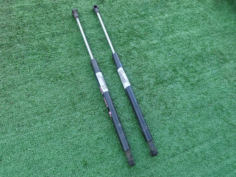 Амортизаторы двери багажника задние Toyota Yaris 2020 MXPH10 M15A контрактная