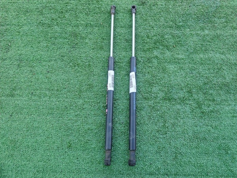 Амортизаторы двери багажника задние Yaris 2020 MXPH10 M15A