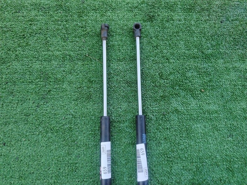 Амортизаторы двери багажника задние Yaris 2020 MXPH10 M15A