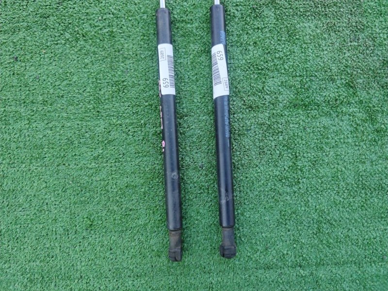 Амортизаторы двери багажника задние Yaris 2020 MXPH10 M15A