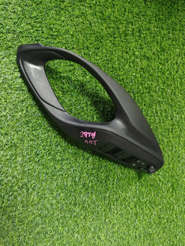 Блок управления стеклоподъемниками передний правый Yaris 2020 MXPH10 M15A