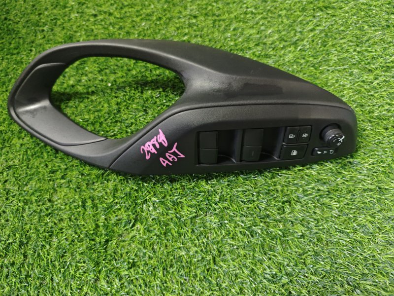 Блок управления стеклоподъемниками передний правый Toyota Yaris MXPH10 M15A